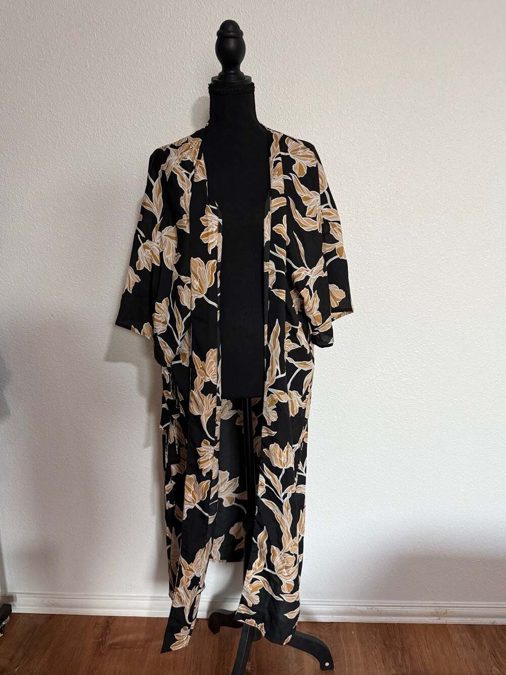 Maison Du Soir Black Floral Kimono Robe S/M